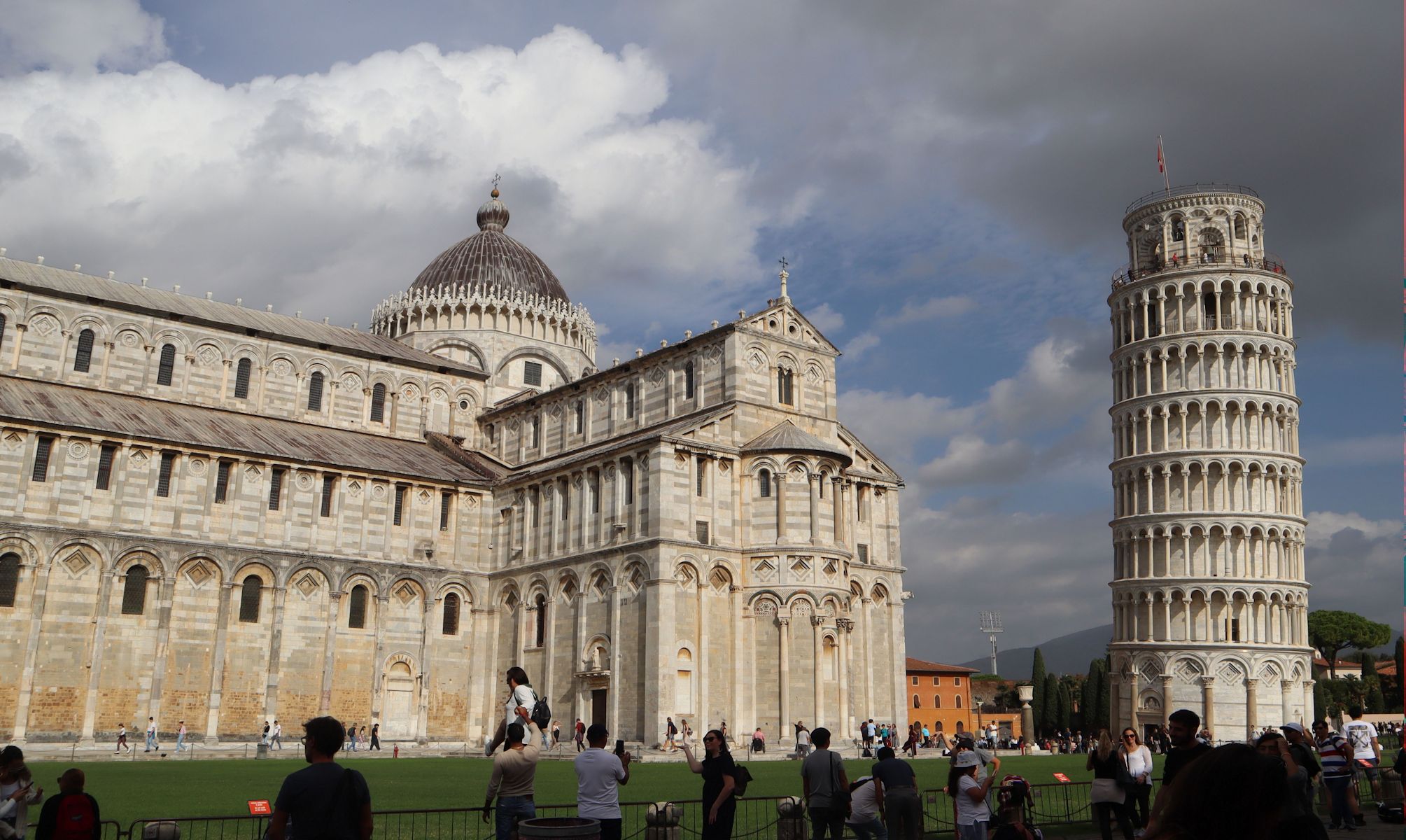 Kathedrale und „schiefer Turm” in Pisa