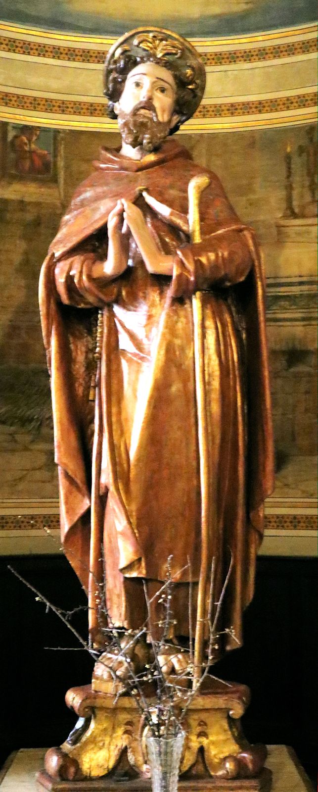 Statue in der Kathedrale San Benedetto in Gualdo Tadino