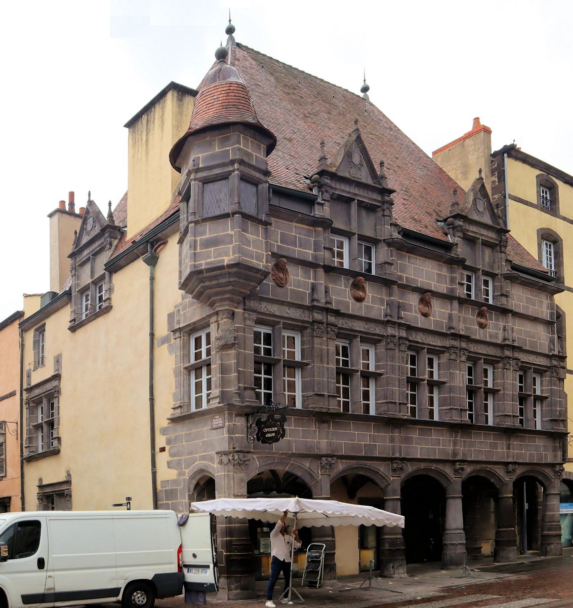 Geburtshaus von Anne Dubourg, das „Haus der Konsule” in Riom, gebaut 1527