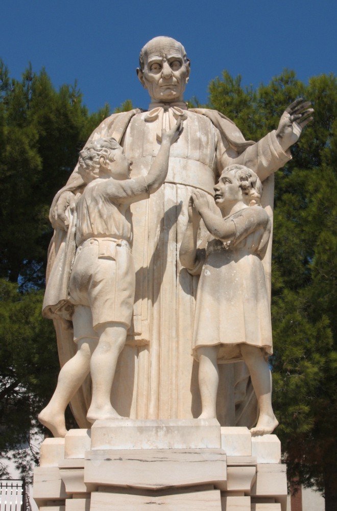 Statue am Seminar der Rogationisten in Oria