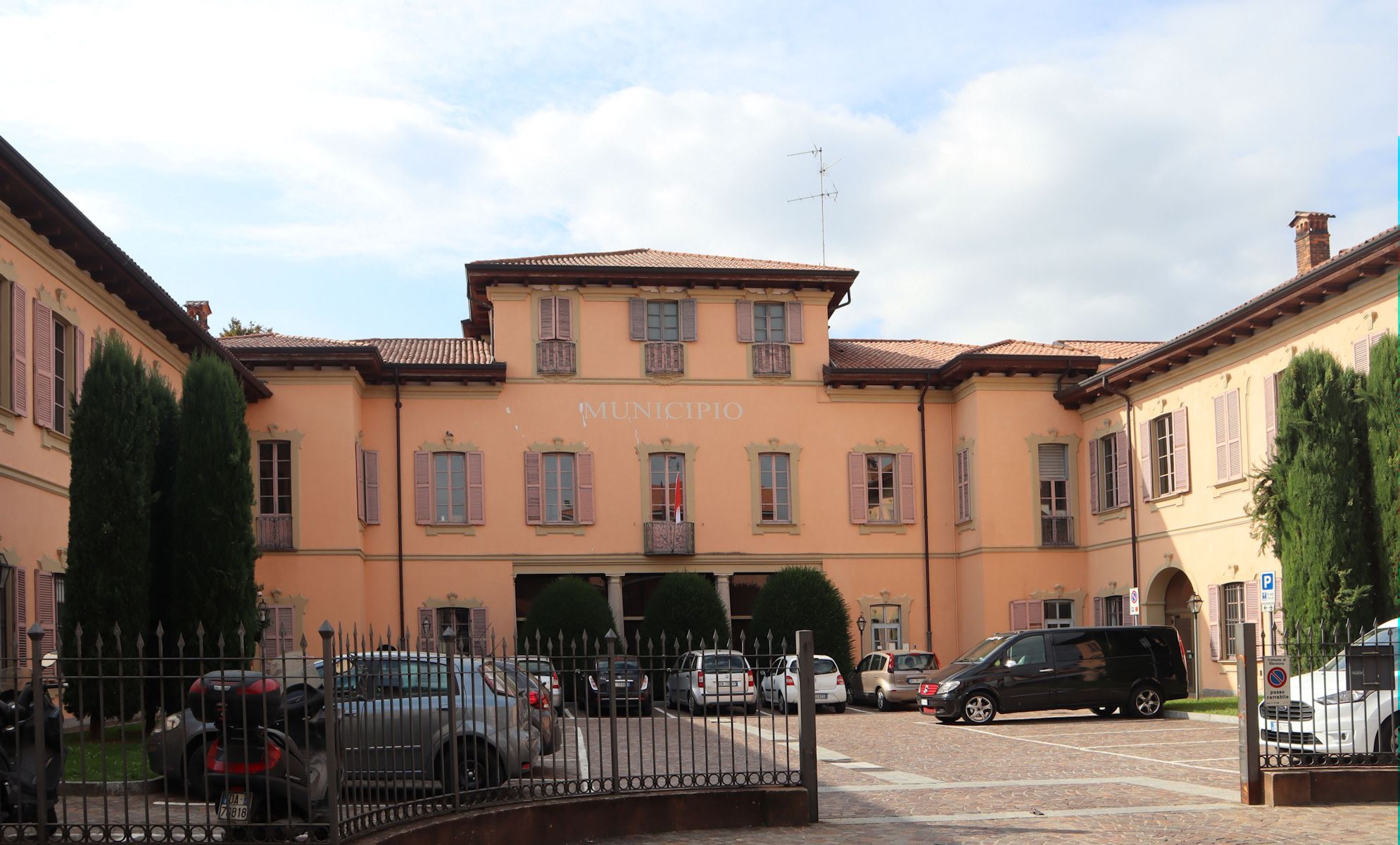 Villa Verri, heute das Rathaus, an der Stelle der ehemaligen Burg in Biassono
