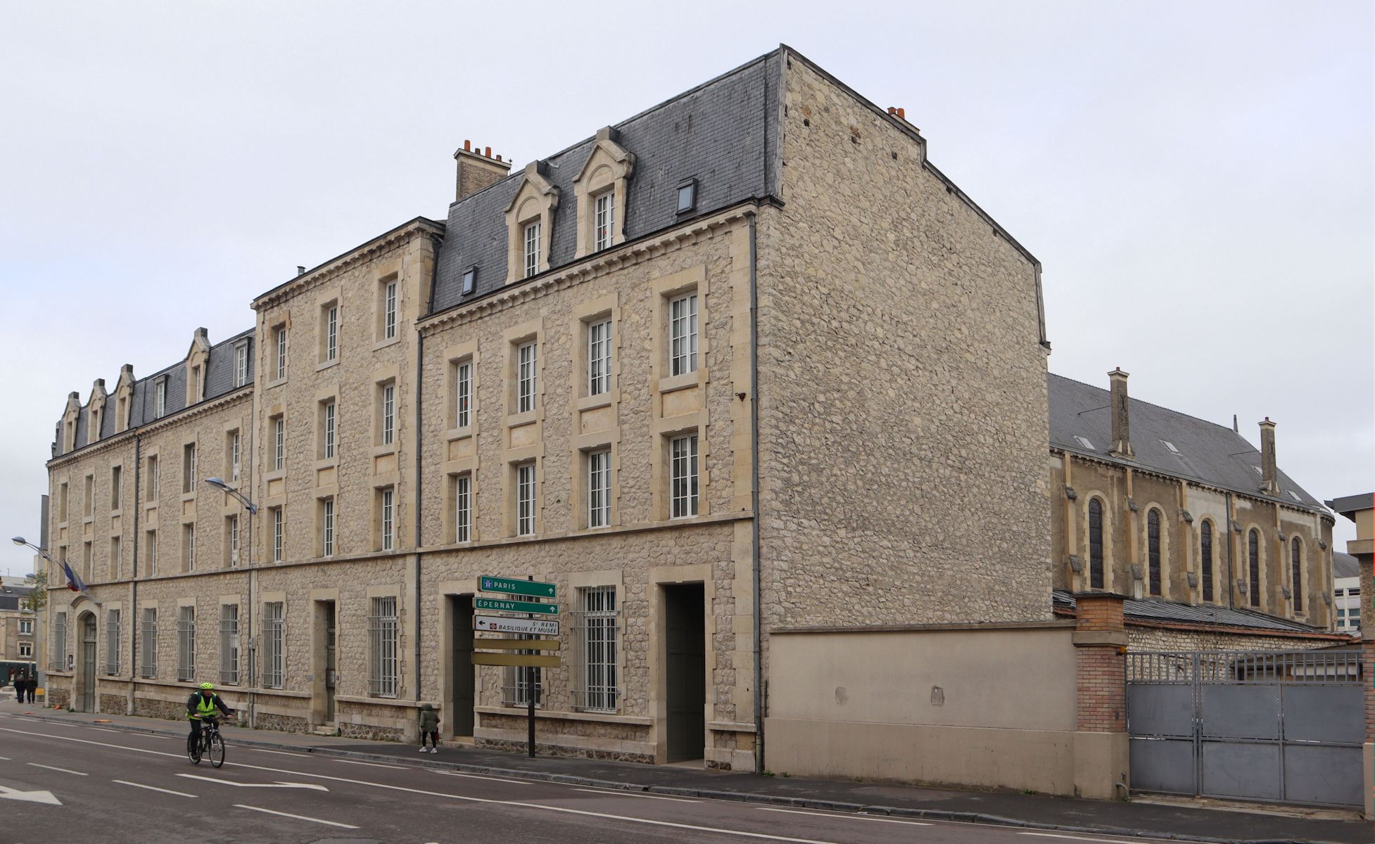 &bdquo;katholischen Instituts von Paris&rdquo; an der Stelle des ehemaligen Klosters Saint-Sixte in Reims