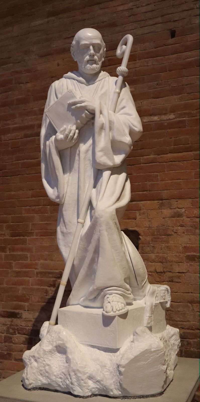 Statue in der Kirche San Silvestro des Klosters in Nonàntola
