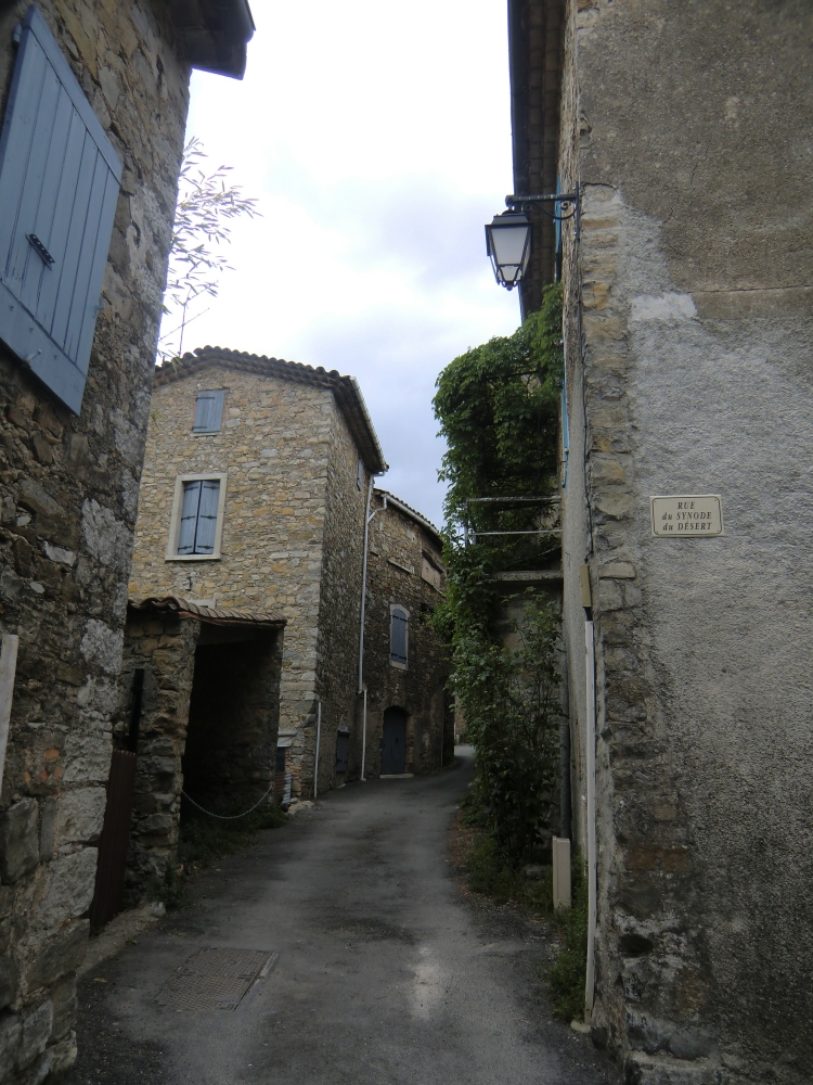 Das abgelegene kleine Bergdorf Les Montèzes, heute