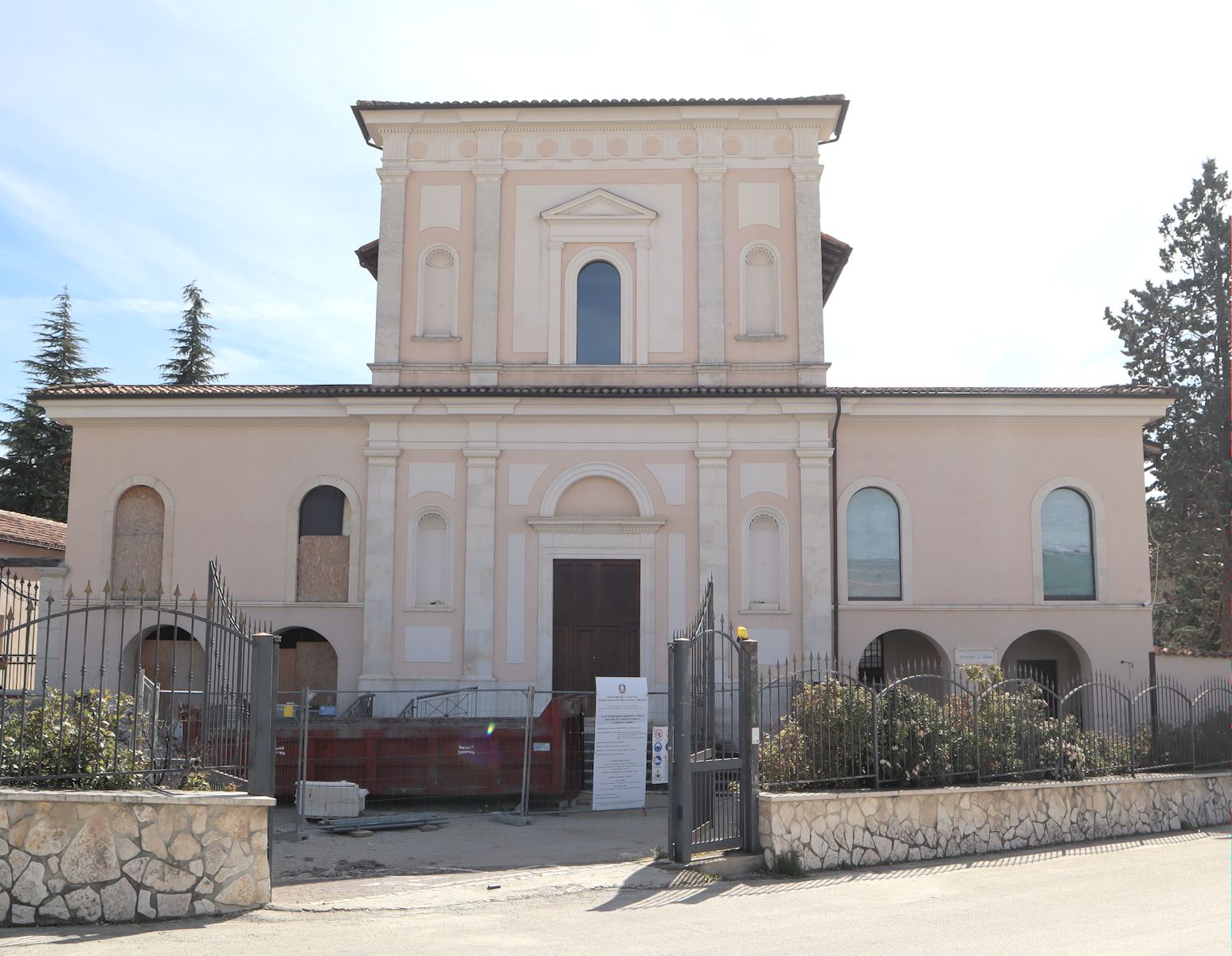 Kirche Santa Chiara in Paganica