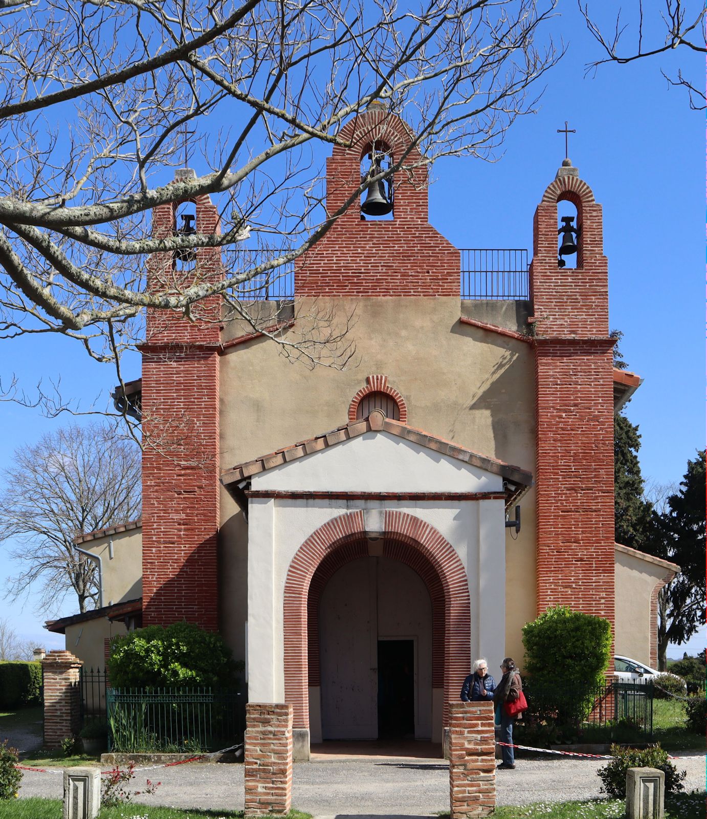 Kapelle <q>Notre Dame de Roqueville</q></a> nahe
Montgiscard