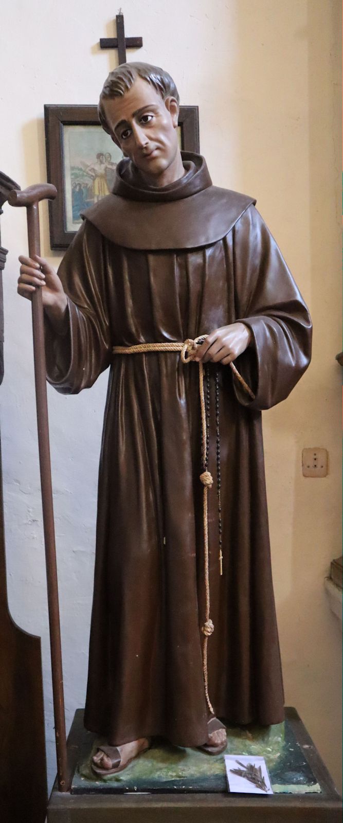 Statue im Kloster in Stroncone