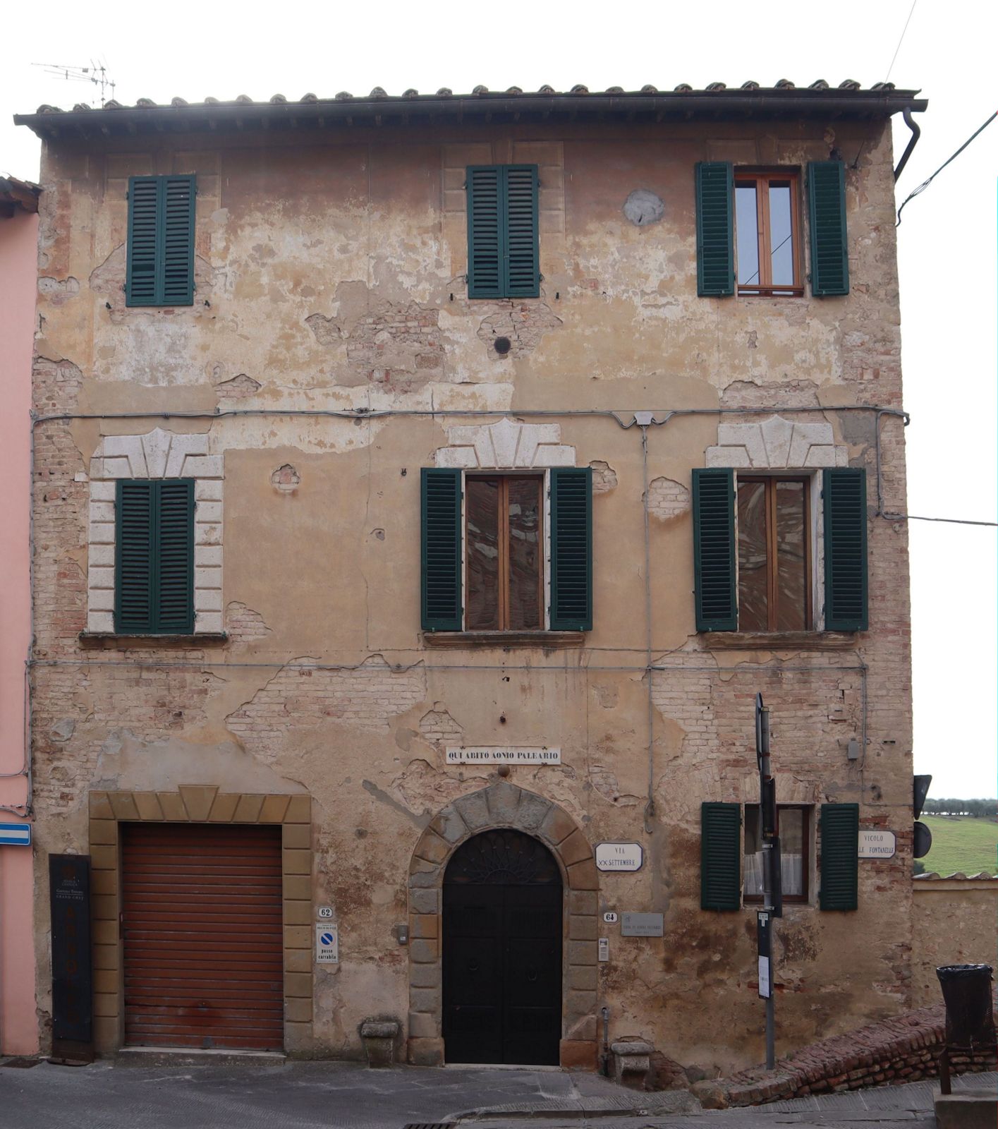 Aonio Palearios Haus in Colle di Val d'Elsa mit Inschrift, die an den einstigen Bewohner erinnert