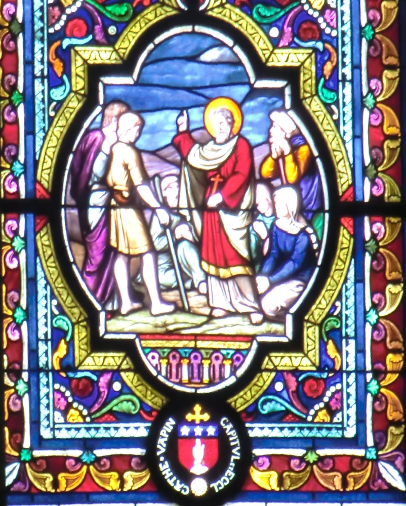 Glasfenster in der Kathedrale in Gap