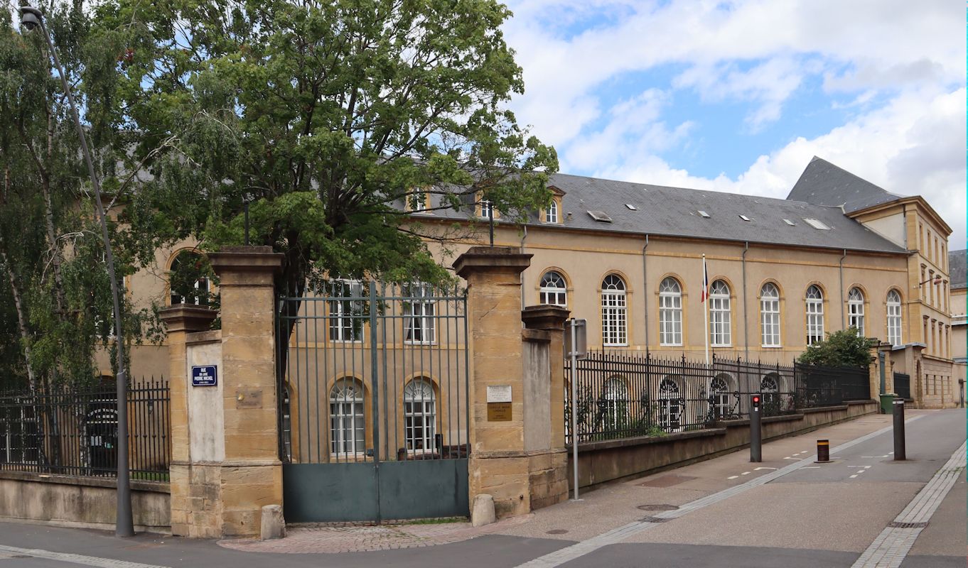 Kaserne an der Stelle des früheren Klosters St-Arnould in Metz