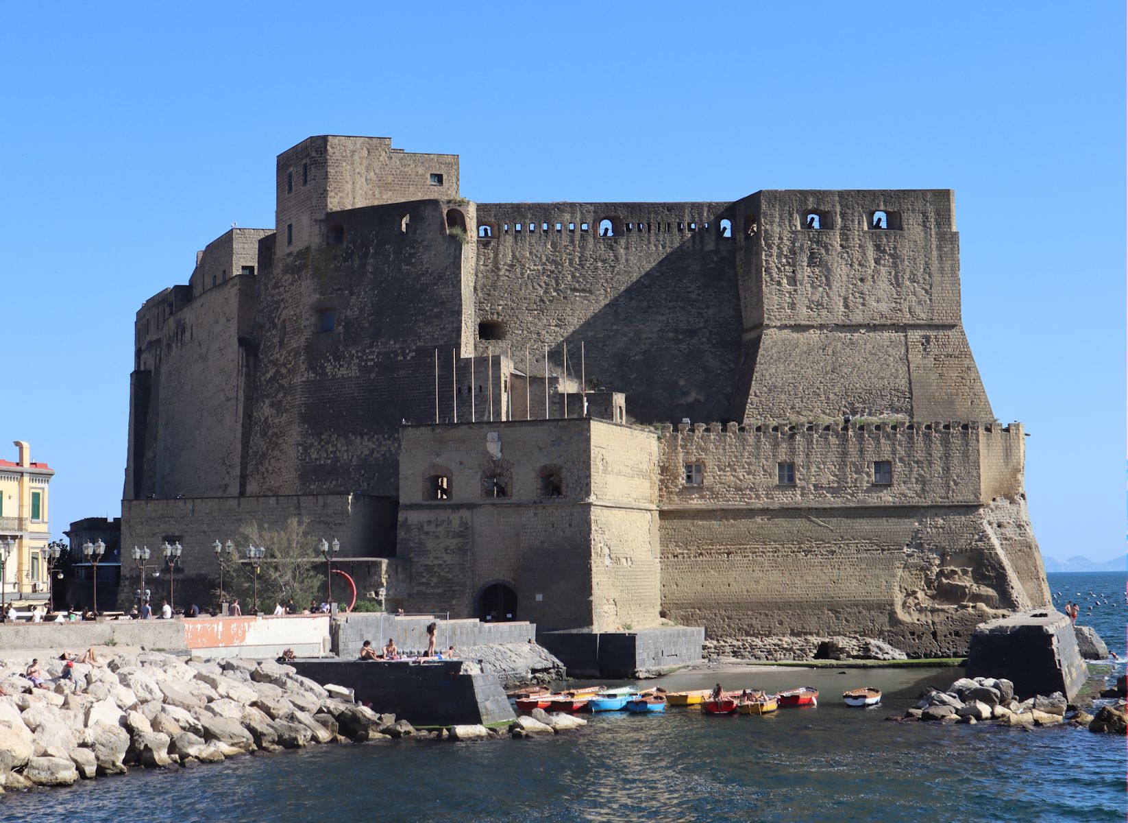 Castel dell' Ovo vor Neapel