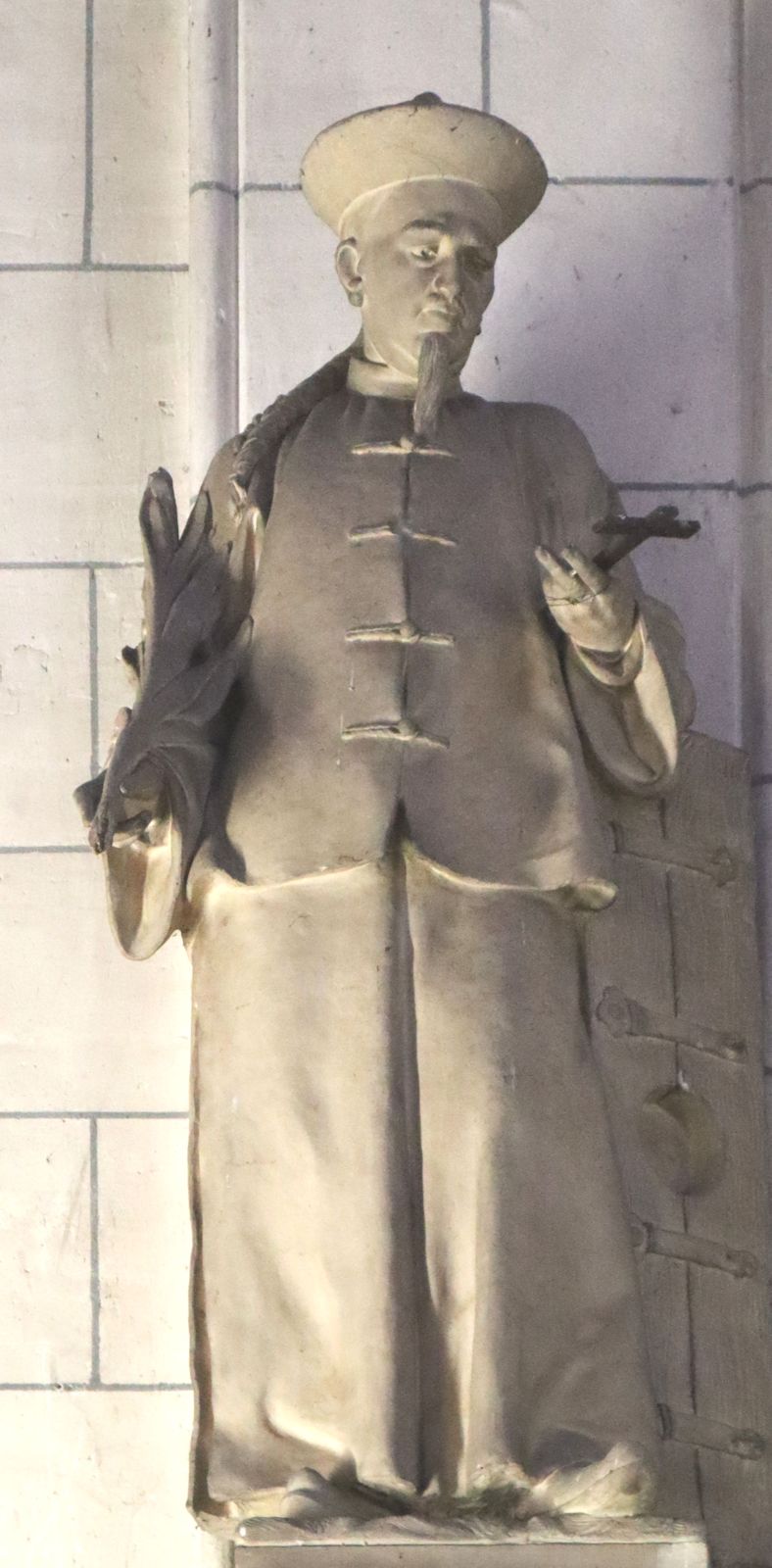 Statue in der Wallfahrt skirche La Chapelle-sur-Vire