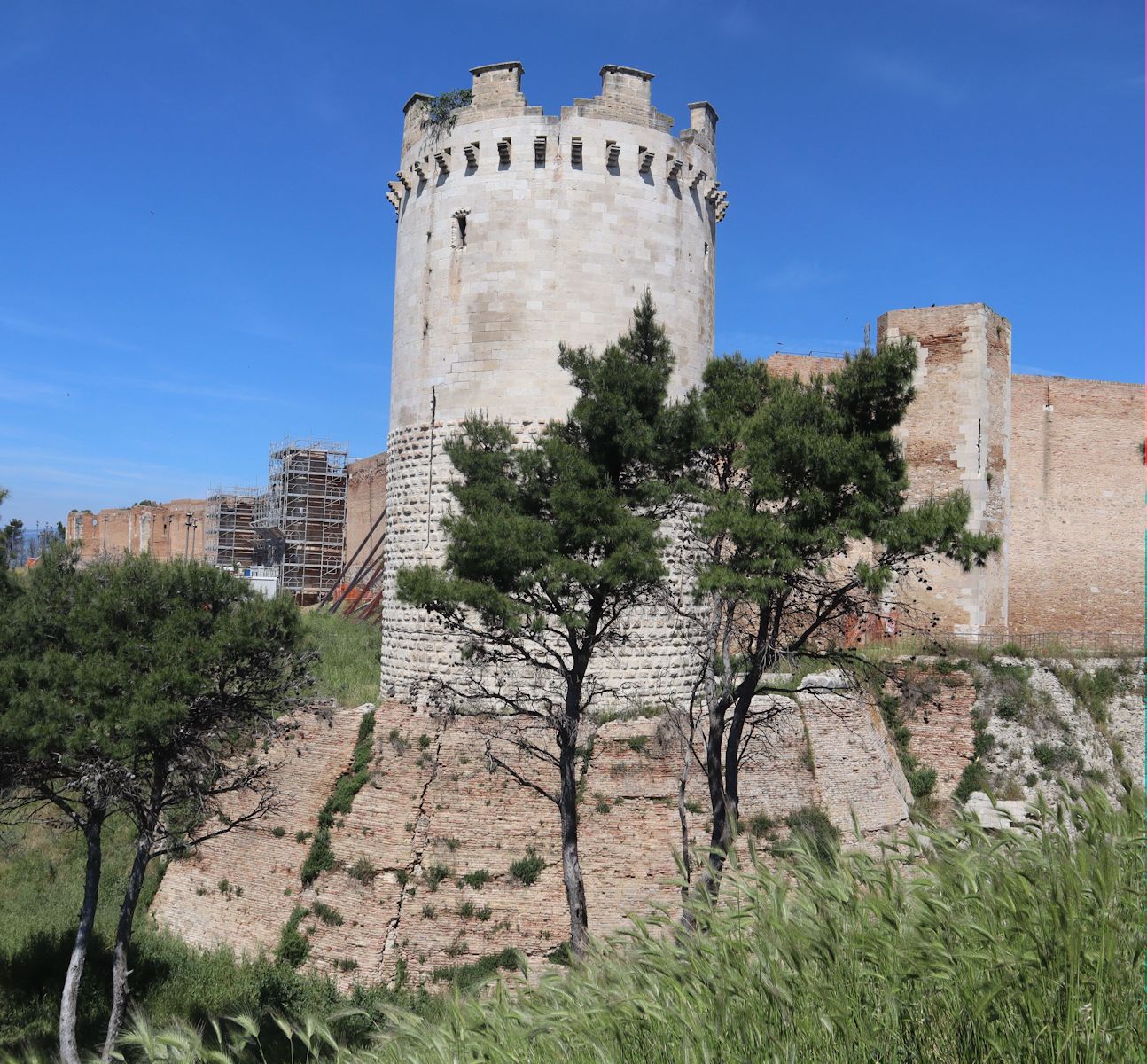 Südostecke des riesigen Kastells in Lucera