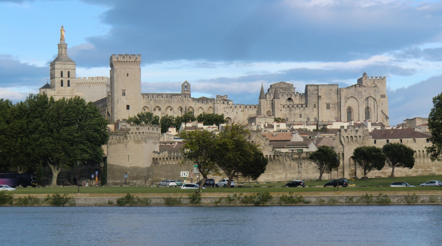 Papstpalast in Avignon, erbaut von 1316 bis 1352 unter Benedikt XII. und Clemens VI.