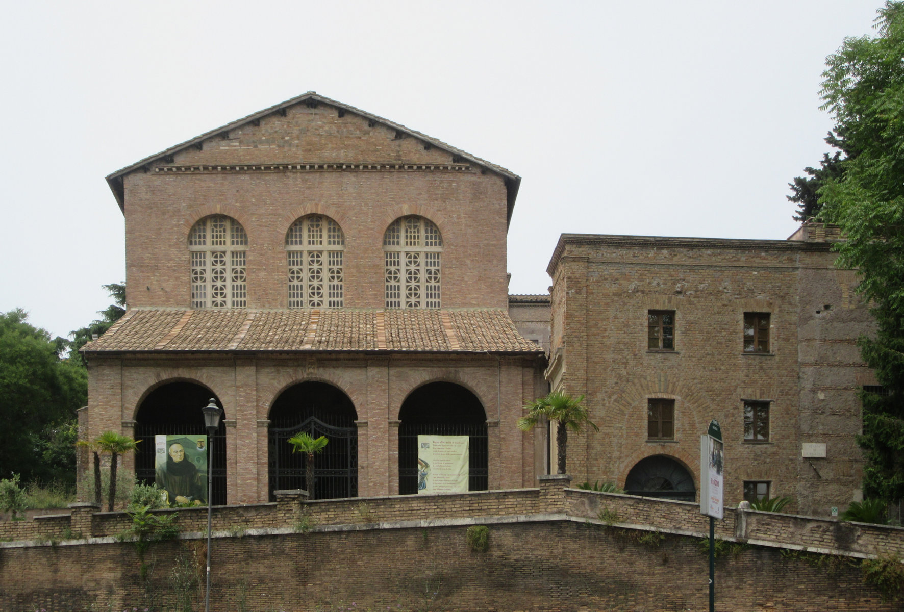 Kirche und Kloster Santa Balbina all'Aventino