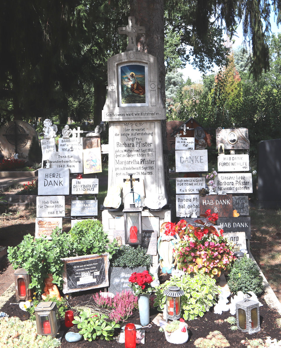 Grab auf dem Friedhof in Speyer