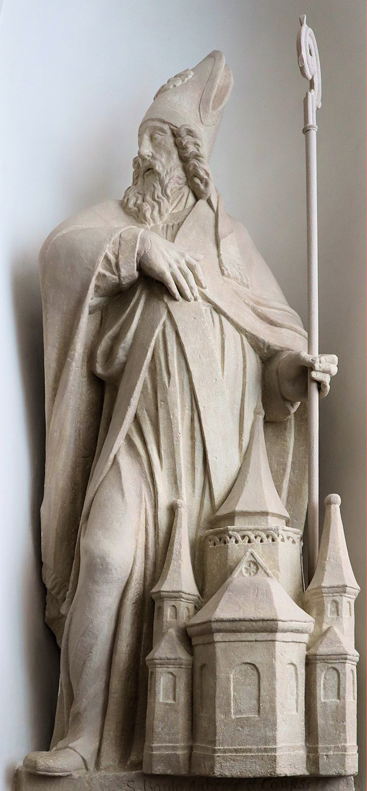 Statue in der Krypta des Domes in Fulda