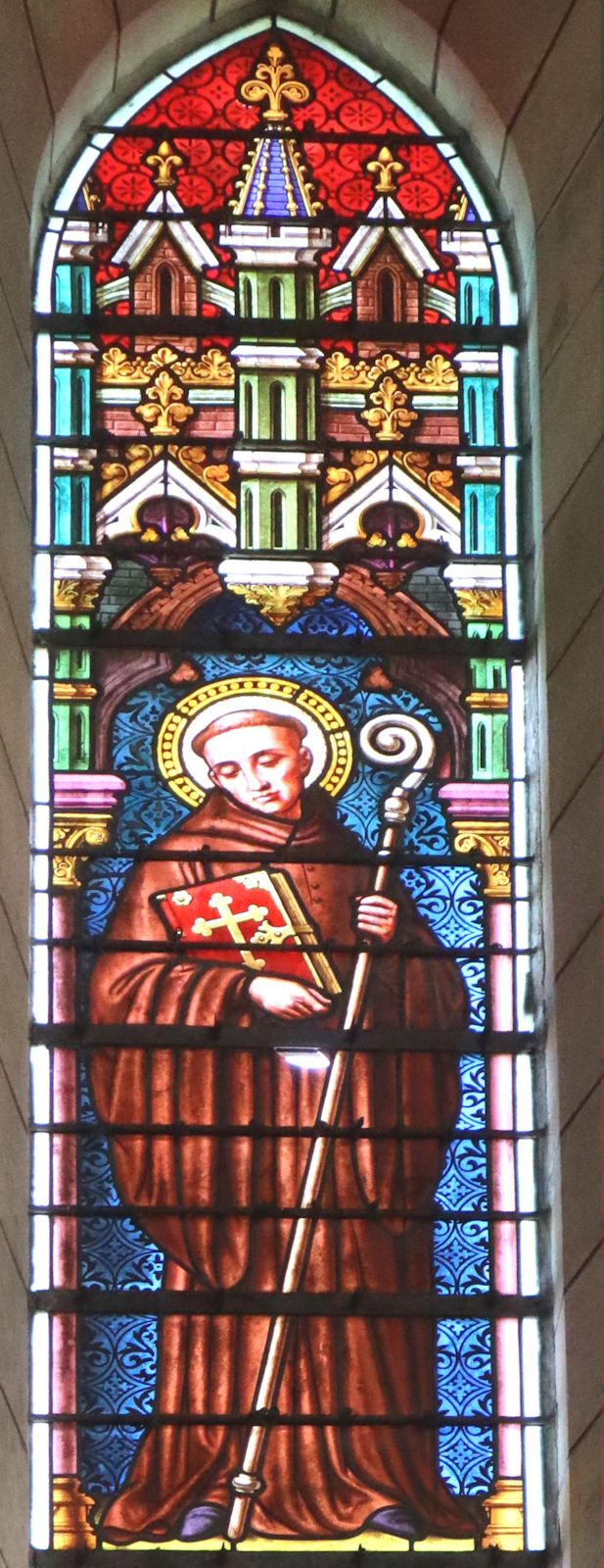 Glasfenster in der Pfarkirche in Masserac