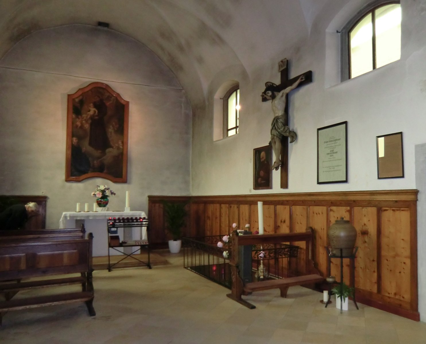 Bennos Grab in der Klosterkirche in Bregenz