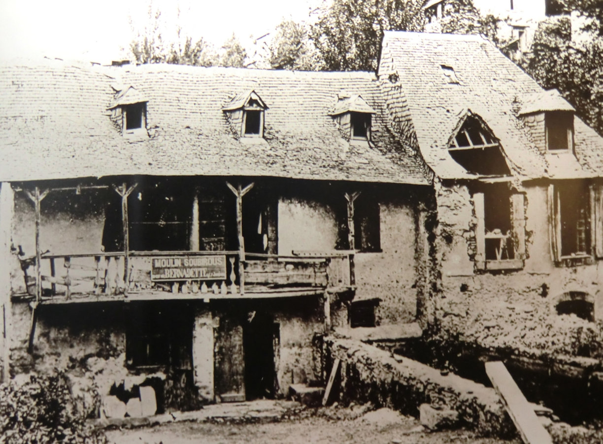 Foto im Museum: Bernadettes Geburtshaus, die Mühle Bloy