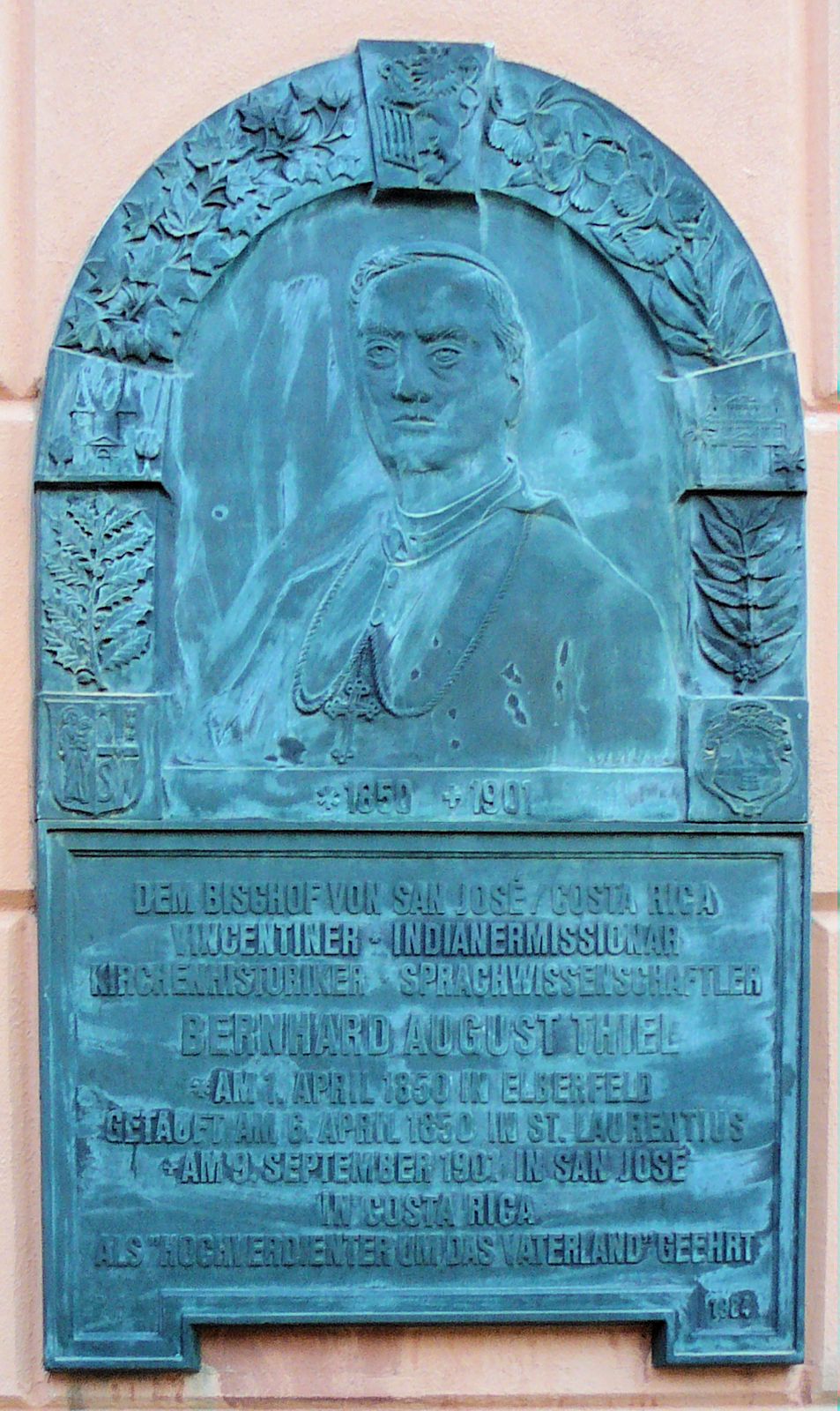 Gedenkplatte an der Laurentiuskirche in Wuppertal-Elberfeld