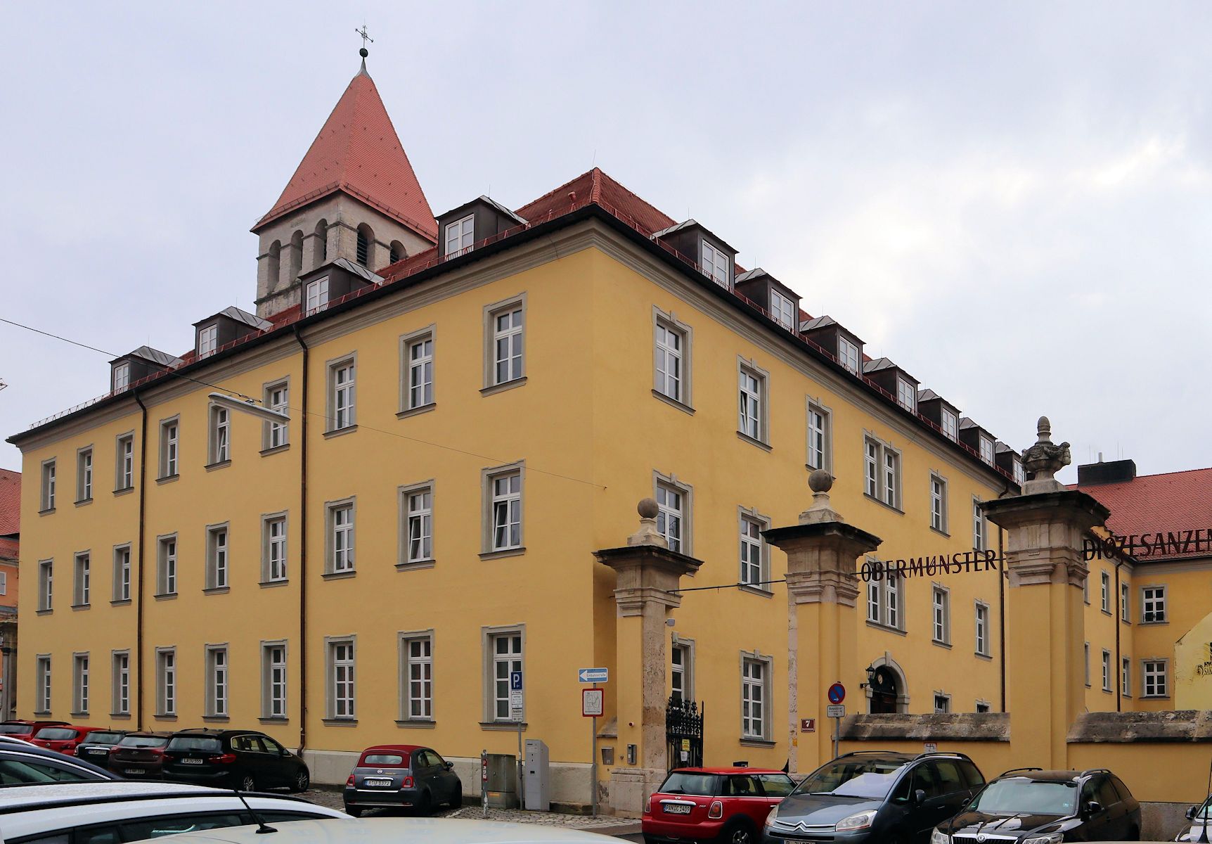 ehemaliges Knabenseminar St. Wolfgang am Kloster Obermünster in Regensburg