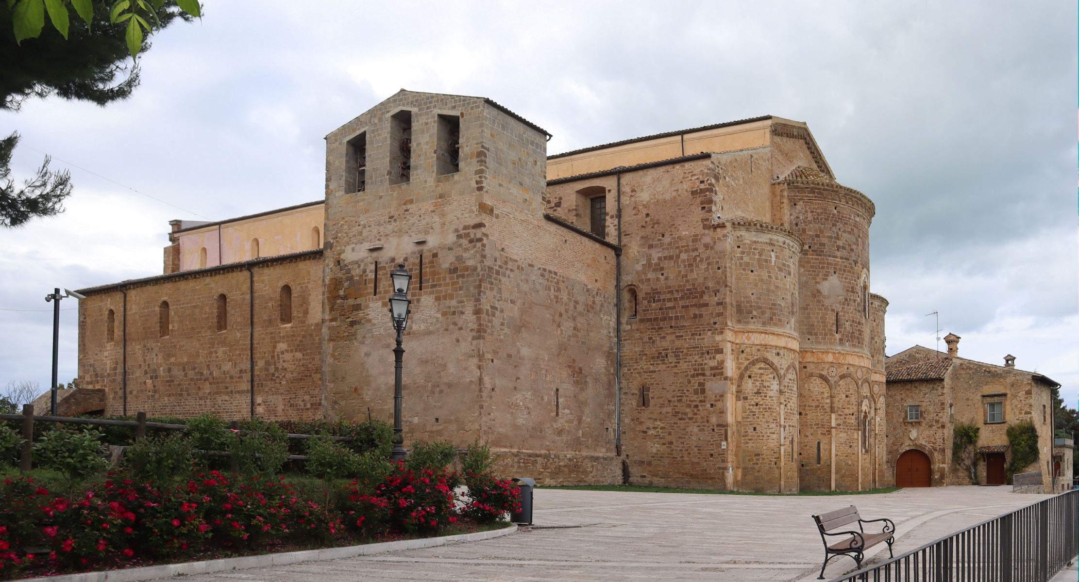 Kirche und Kloster San Giovanni in Venere in Fossacesia
