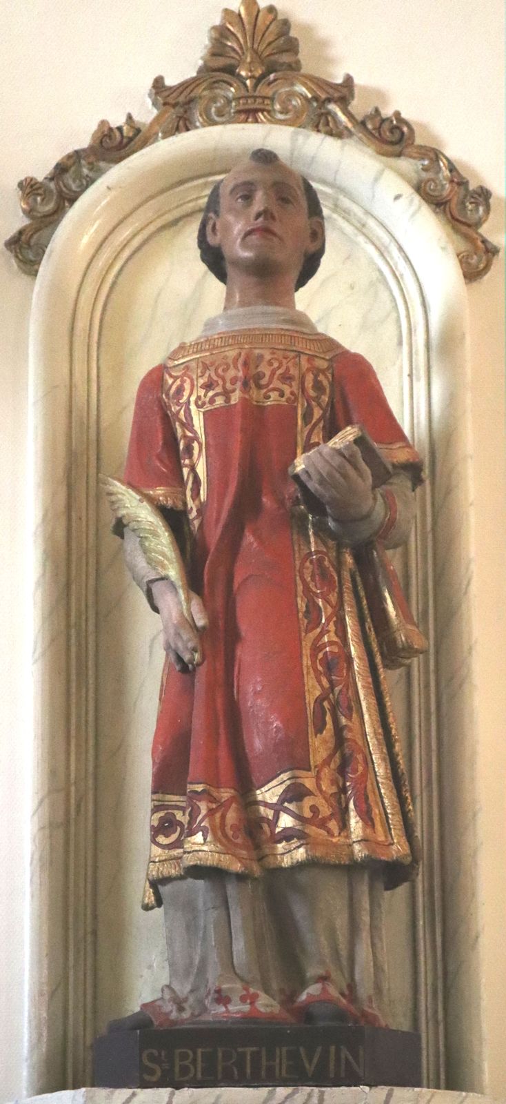 Statue in der Bertewin geweihten Pfarrkirche in Saint-Berthevin