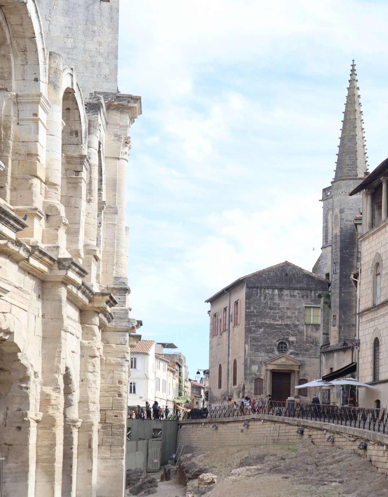 ehemaliges Kloster Saint-Charles, direkt neben dem Amphitheater in Arles
