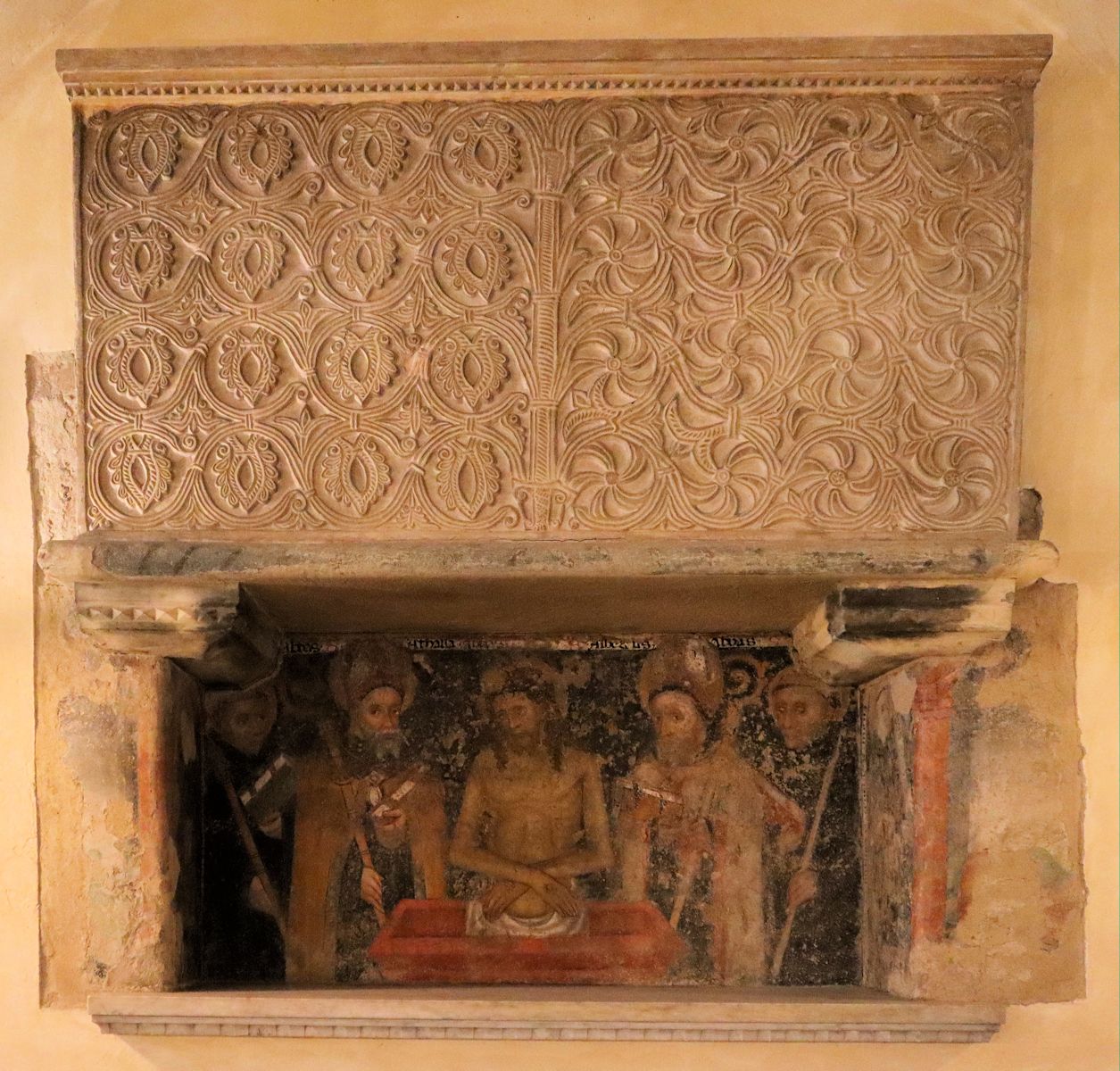 Bertulfs Sarkophag in der Krypta der ehemaligen Klosterkirche in Bobbio