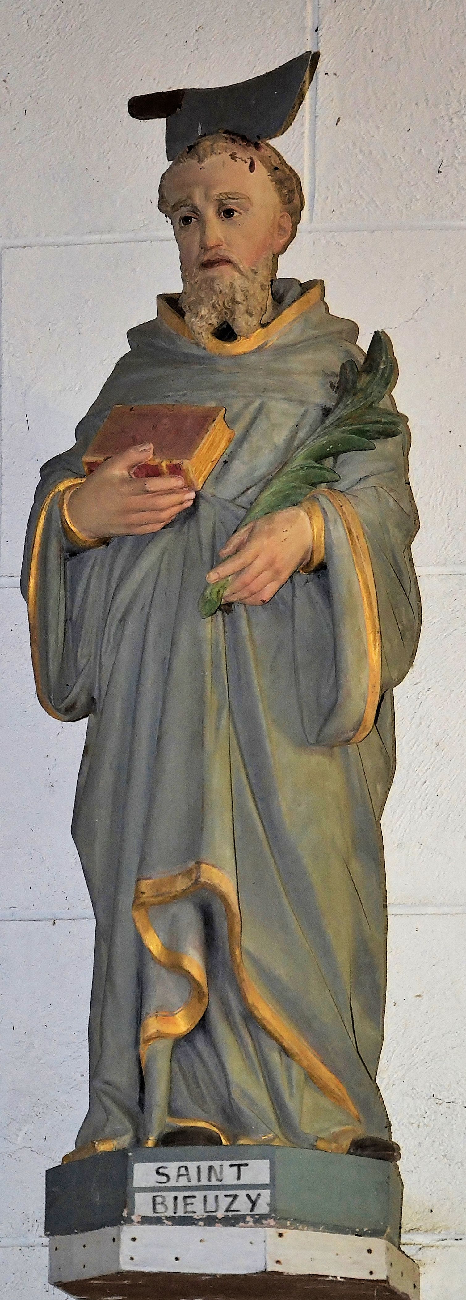 Statue in der Gildas geweihten Kapelle in Pluméliau