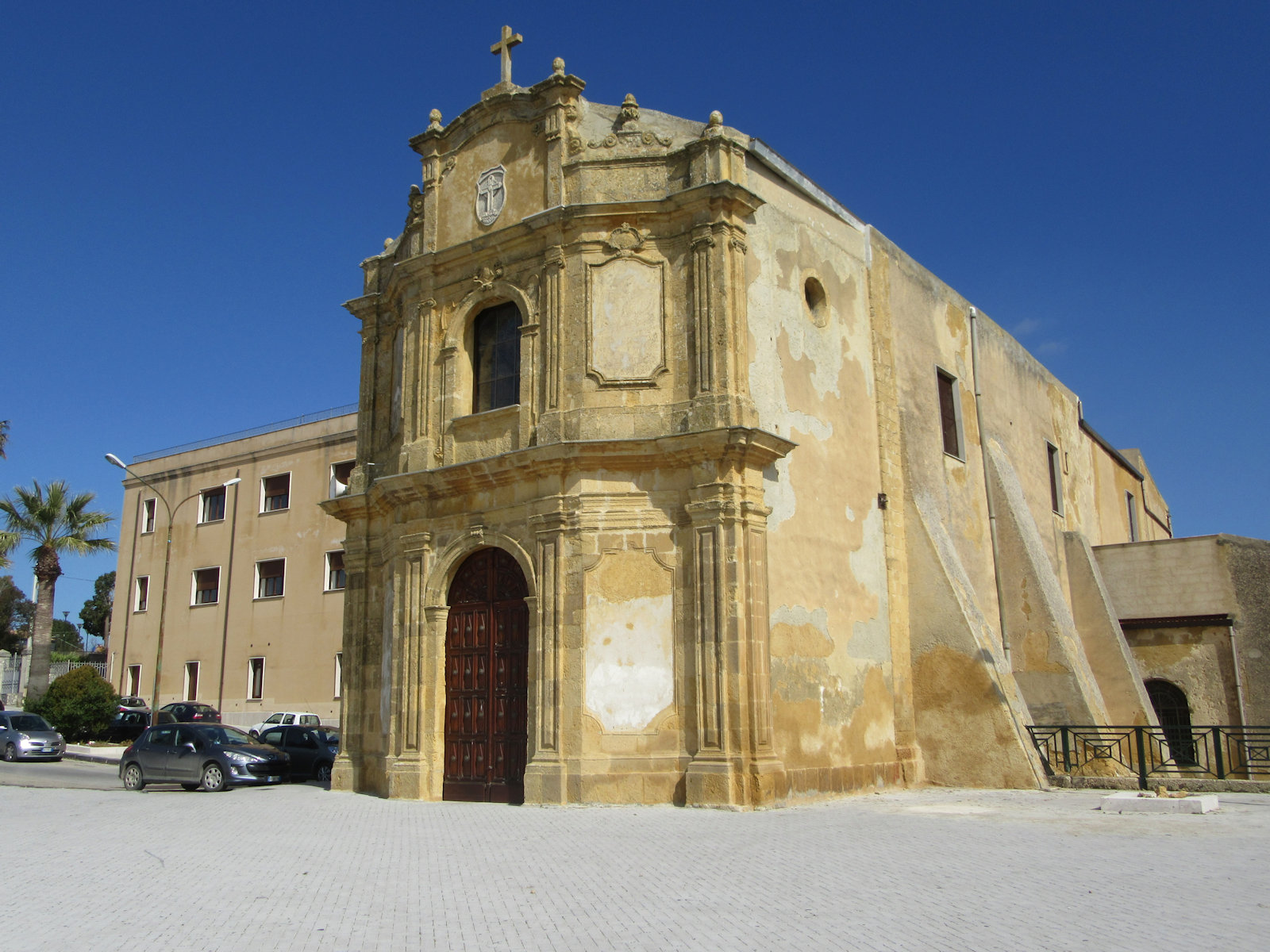 die Calogerus geweihten Kirche mit dem Pflegeheim in Naro