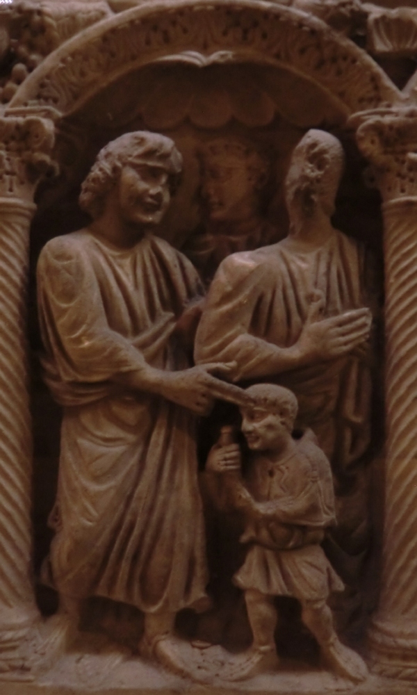Jesus heilt den Blindgeborenen, Relief auf dem Sarkophag von Cedonius, 4. Jahrhundert, in der Krypta der Basilika Ste-Madeleine in St-Maximin-la-Sainte-Baume