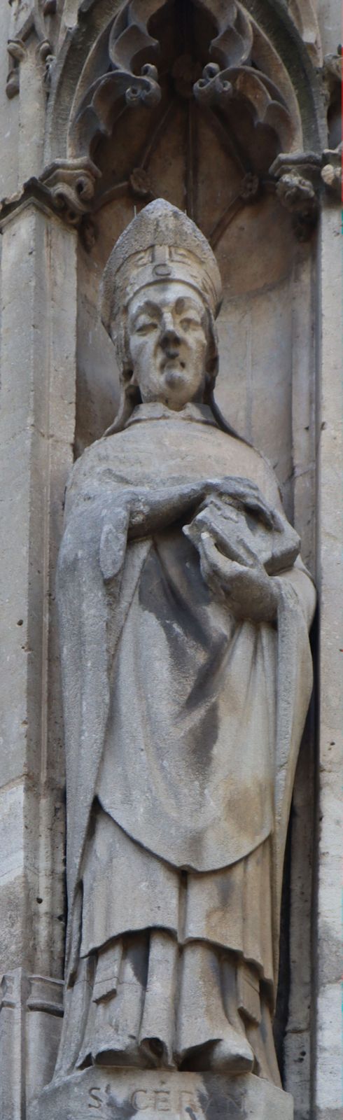 Statue an der Kirche Saint-Germain-l'Auxerrois in Paris