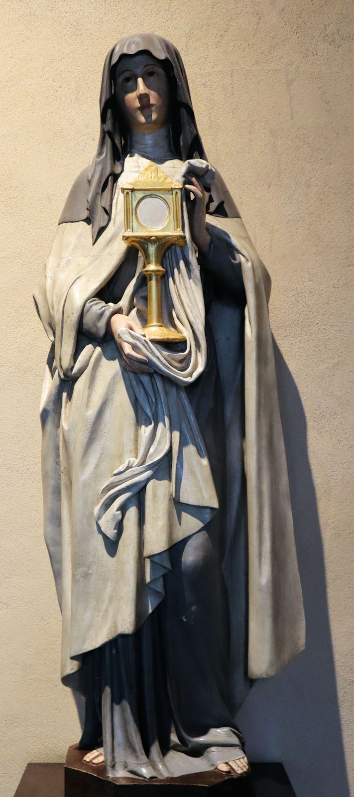 Statue in der St.-Klara-Kirche in Nürnberg