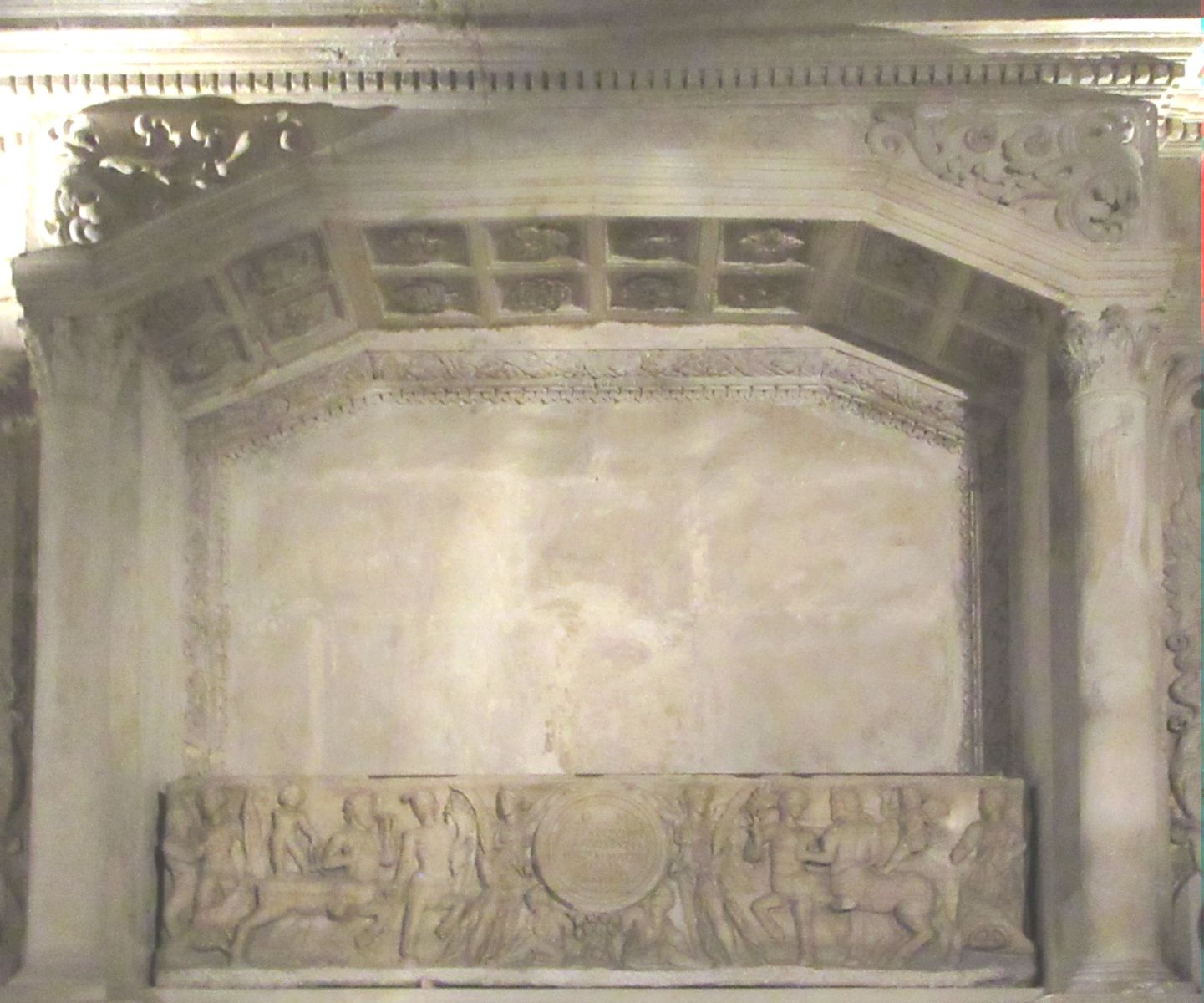 angeblicher Sarkophag von Chrysanthus und Daria , um 380, in der Krypta der Kirche des Klosters Saint-Victor in Marseille