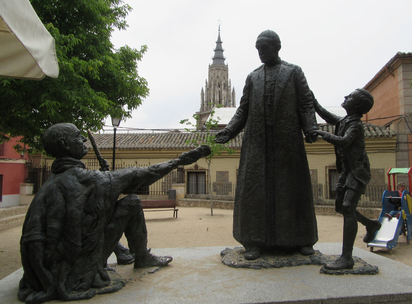 Statue vor der Jesuitenkirche in Toledo