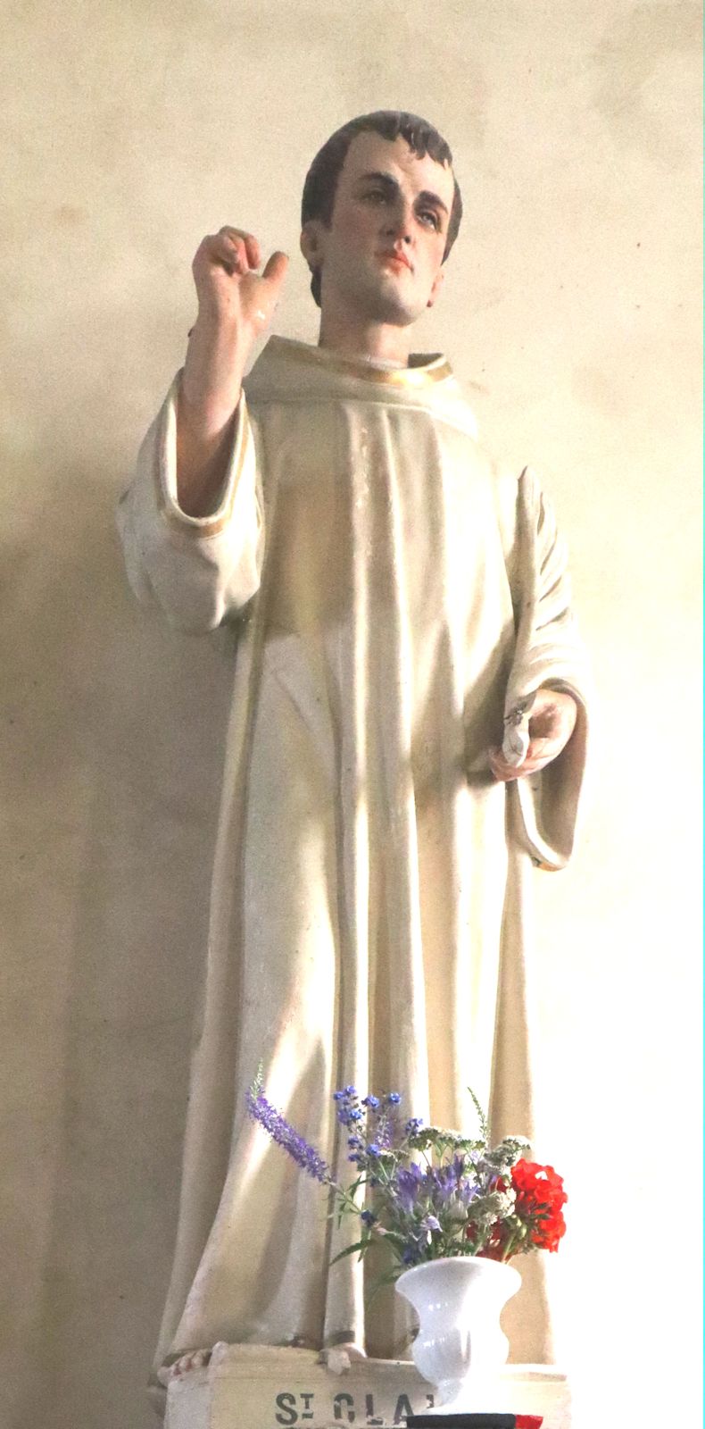 Statue in der Pfarrkirche in Les Pieux bei Cherbourg