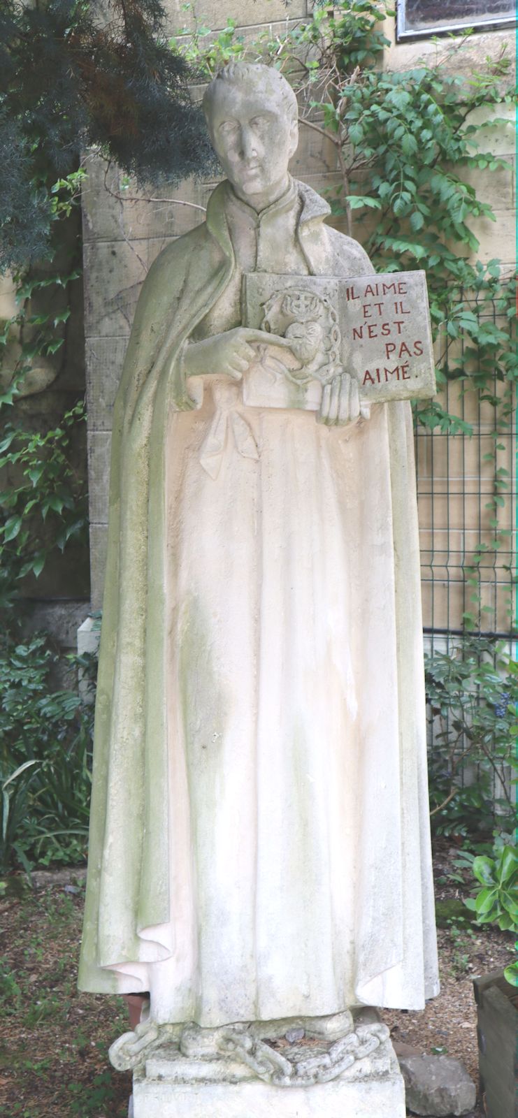 Statue in der Kirche in St-Symphorien-d'Ozon