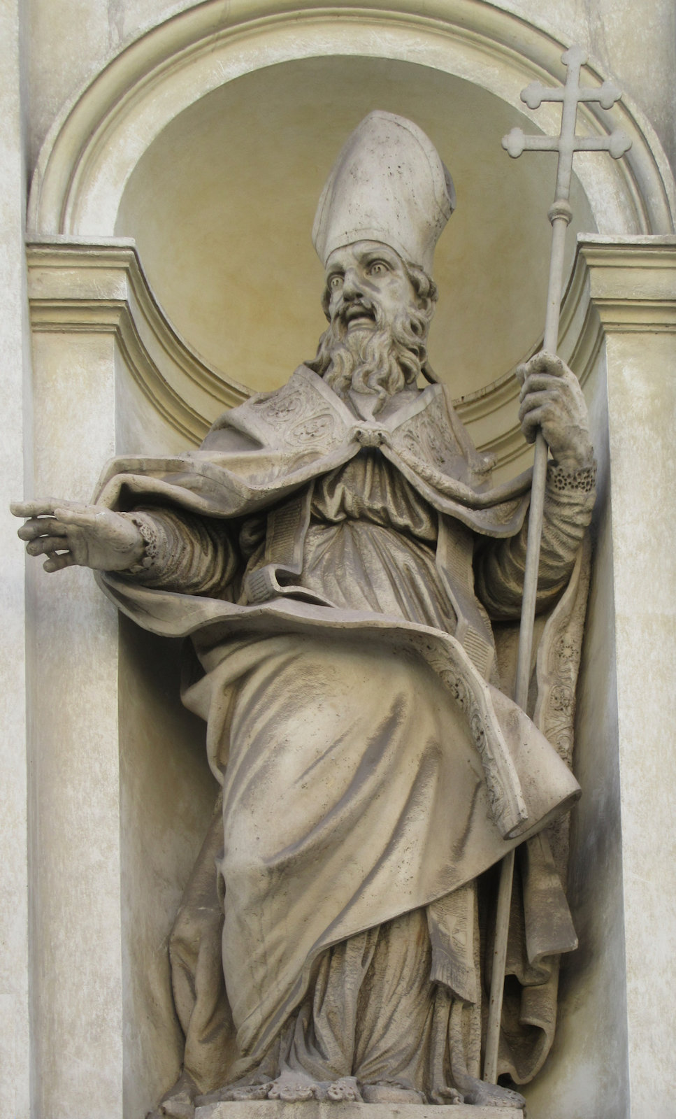 Guglielmo Antonio Grandjacquet: Statue, 1771, an der Claudius und Andreas geweihten Kirche Santi Claudio e Andrea dei Borgognoni in Rom