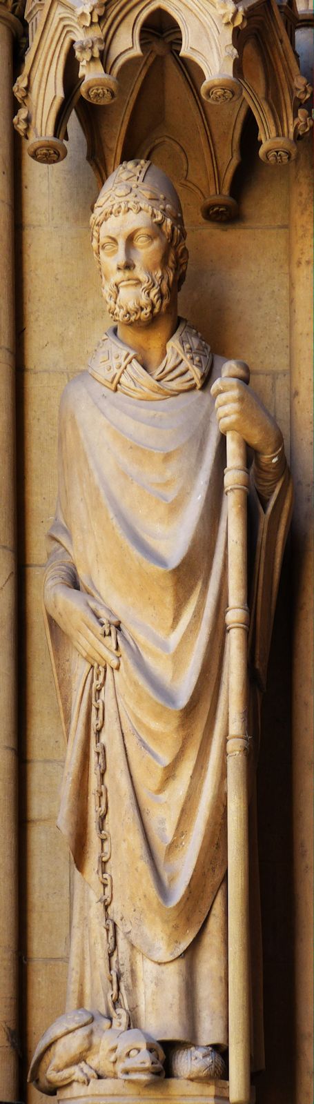 Statue: Clemens mit dem Drachen, am Stefansdom in Metz