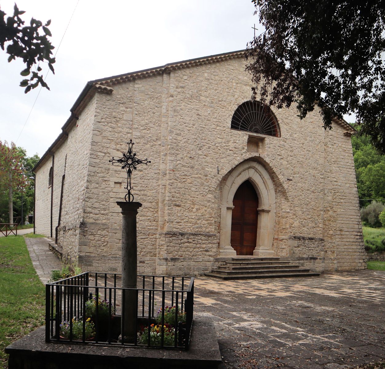 Kirche des ehemaligen Klosters Santa Maria di Faifoli nahe Montagano