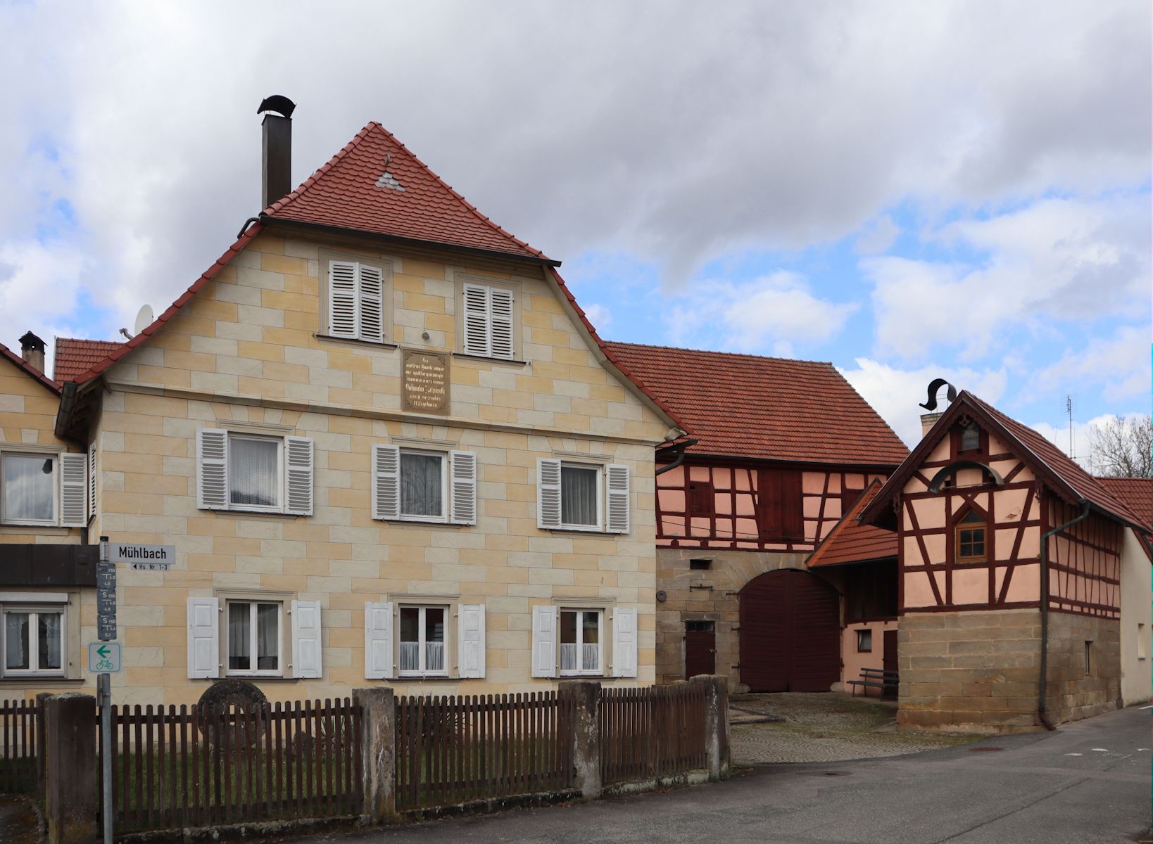 Geburtshaus in Burgellern mit Gedenktafel