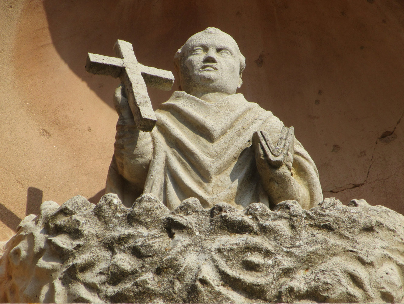 Statue an der Kirche San Cono in Naso