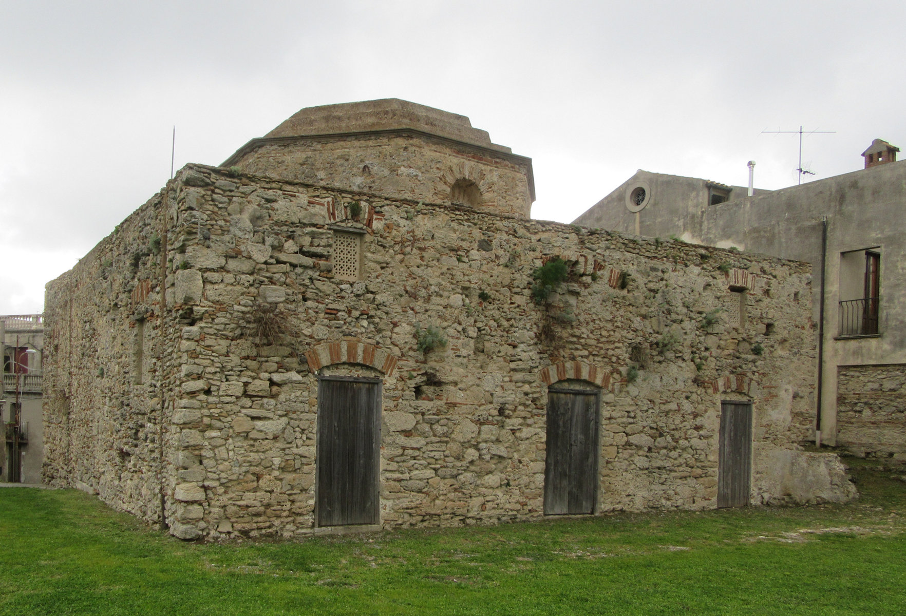 bytantinische Kirche Santa Maria dei Cerei in Rometta, erbaut im 6. bis 9. Jahrhundert