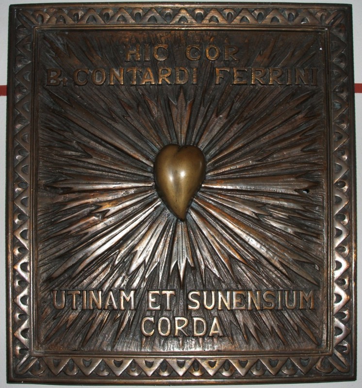 Reliquiar mit dem Herz von Contardo Ferrini in der Pfarrkirche S. Lucia in Verbania-Suna
