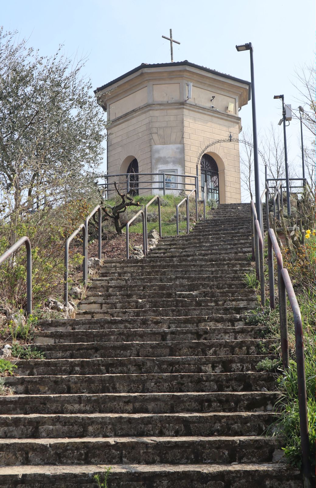 Contardus' Sarkophag in derBasilika San Pietro in Broni