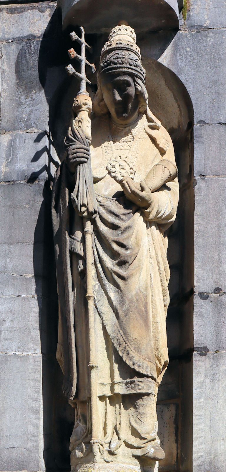 Statue vor der Kirche St. Kornelius in Kornelimünster