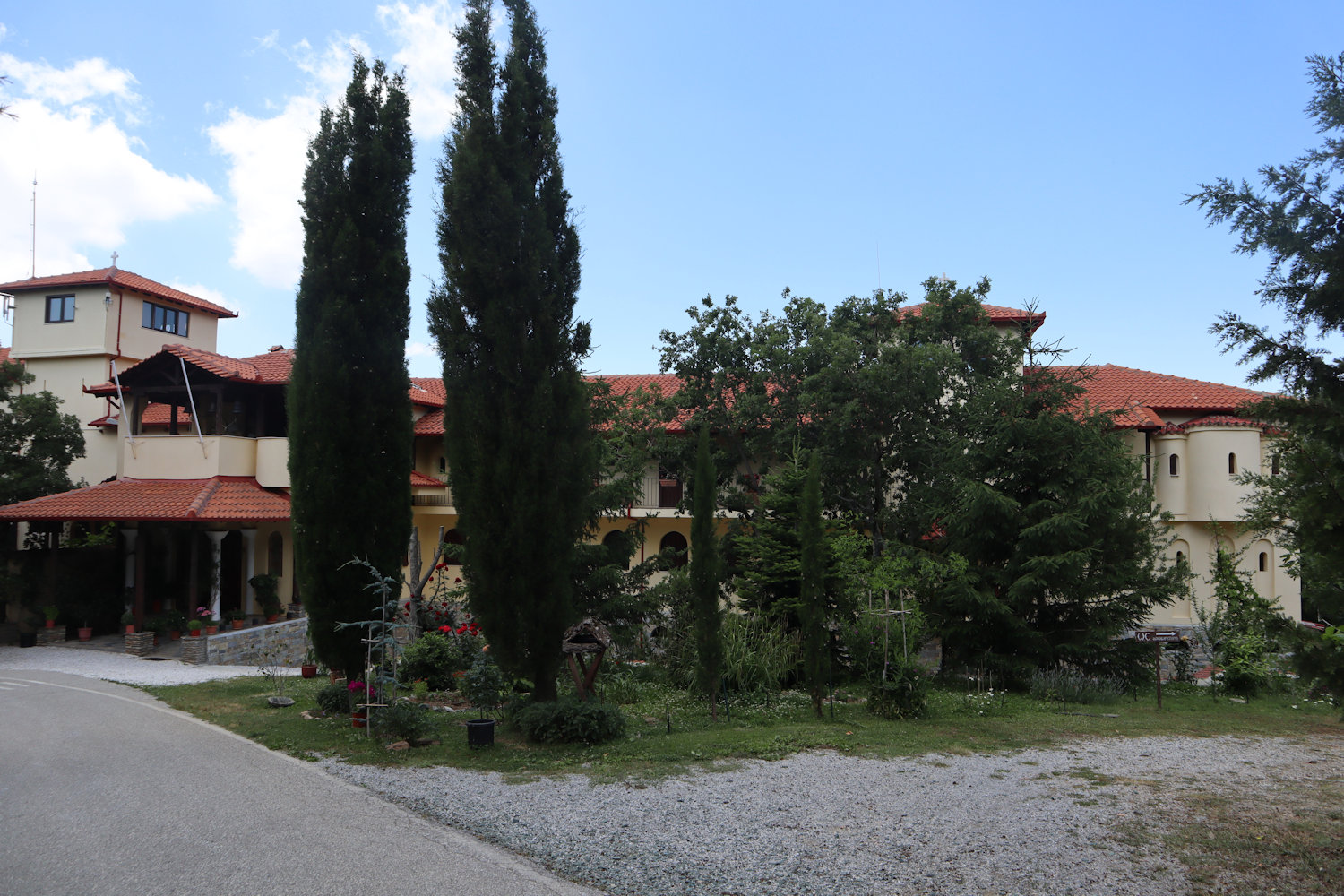 Neue Gebäude in Damians Kloster bei Anatoli