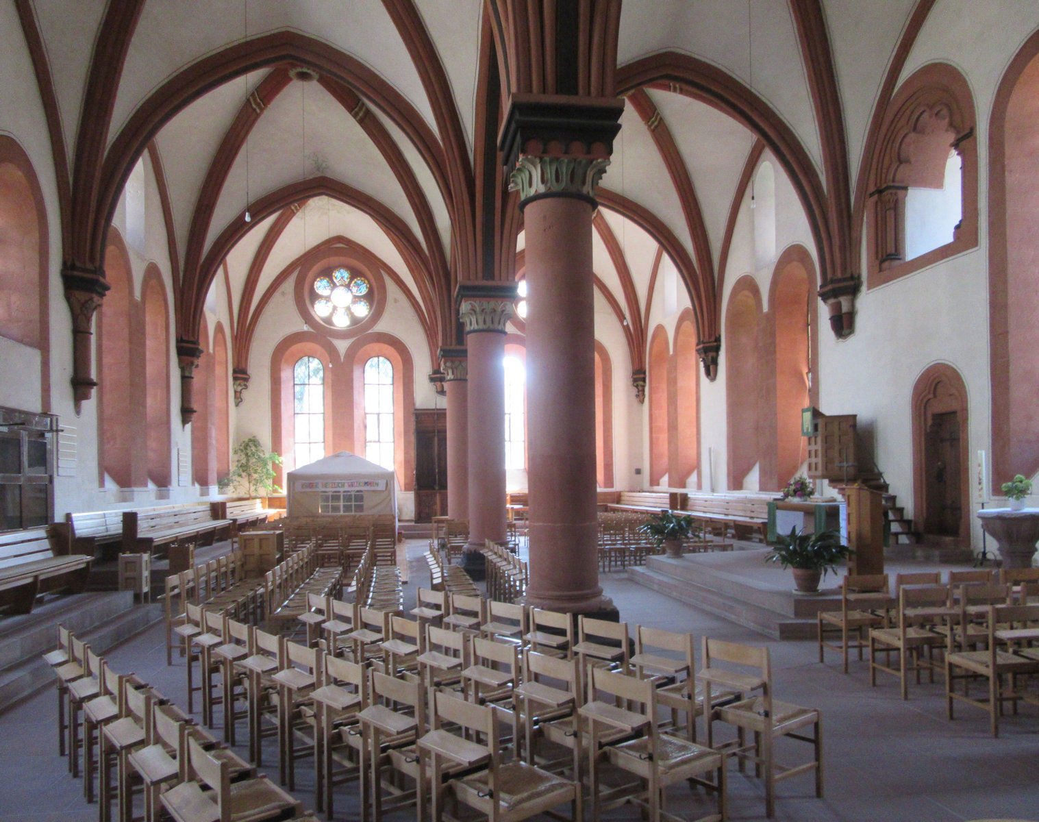 Refektorium der Mönche des Klosters Schönau, gebaut vor 1250, heute Evang. Stadtkirche
